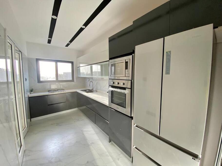 Apartment Magnifique Appartement: Luxe Piscine Et Terrasse Aux Almadies Dakar
